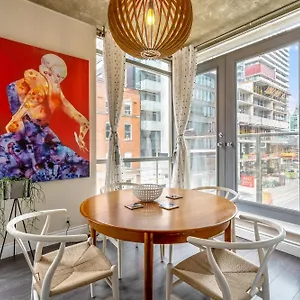Spacious Corner Downtown , Toronto Canada
